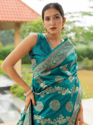 free-sarees-model-new-sarees-for-women-silk-blend-saree-latest-original-imah7zfgkvceg7hs Embellished Kanjivaram Silk Blend Saree